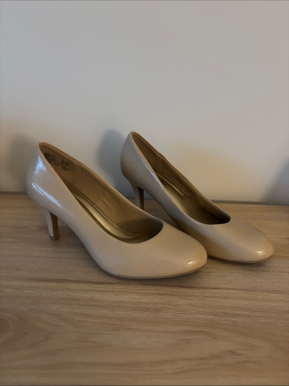 comfort plus by predictions womens beige heels size 6.5